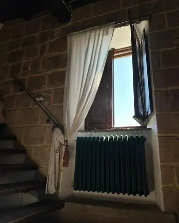 Vinto House Civita Bed & Breakfast 3*